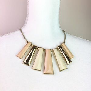 ⭐️VINTAGE STATEMENT NECKLACE cream/peach/gold